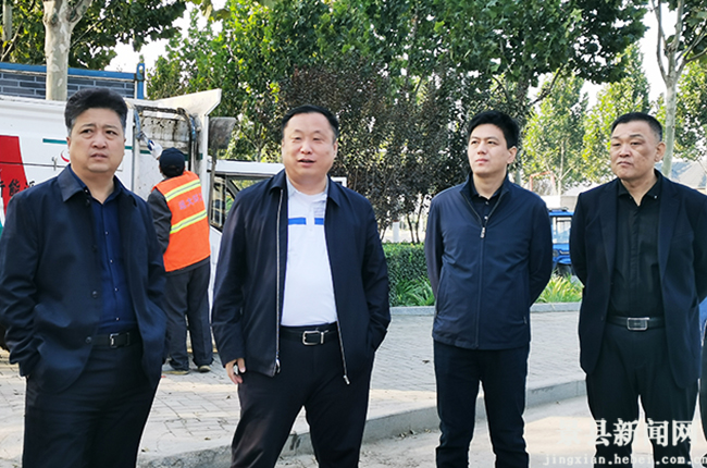 景县政府县长李景辉就育才街等城区部分道路改造提升进行现场办公